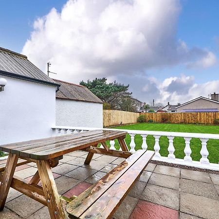Portrush By The Tee Villa Exterior photo