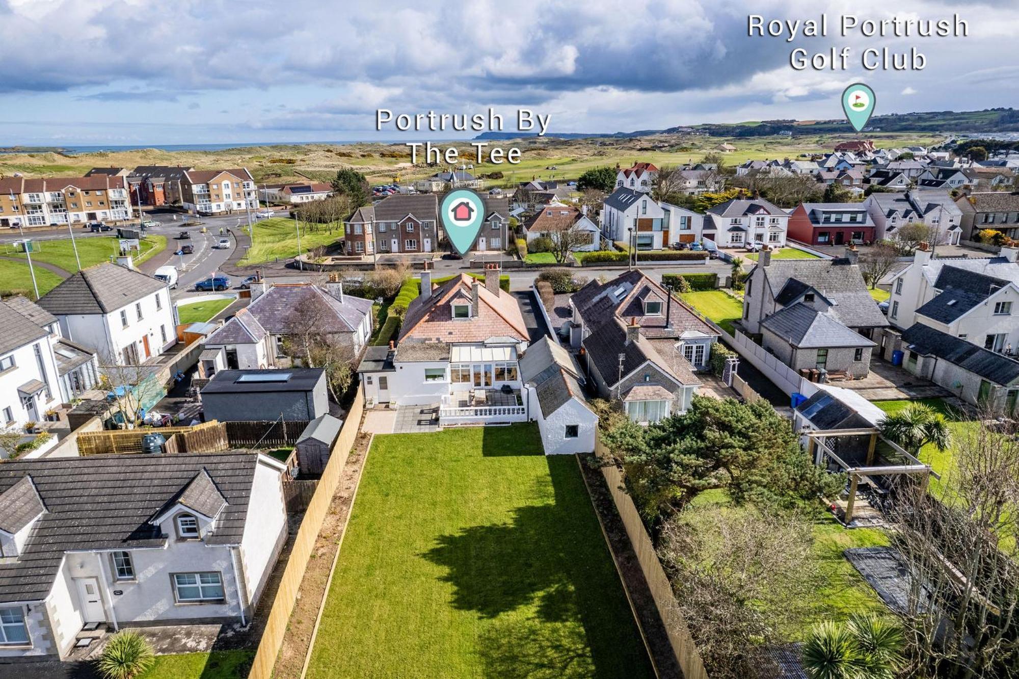Portrush By The Tee Villa Exterior photo