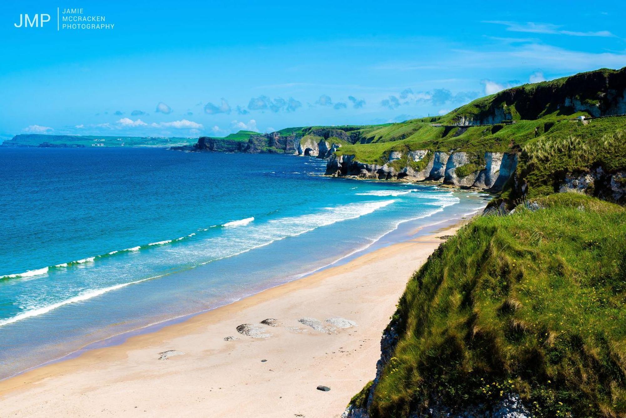 Portrush By The Tee Villa Exterior photo