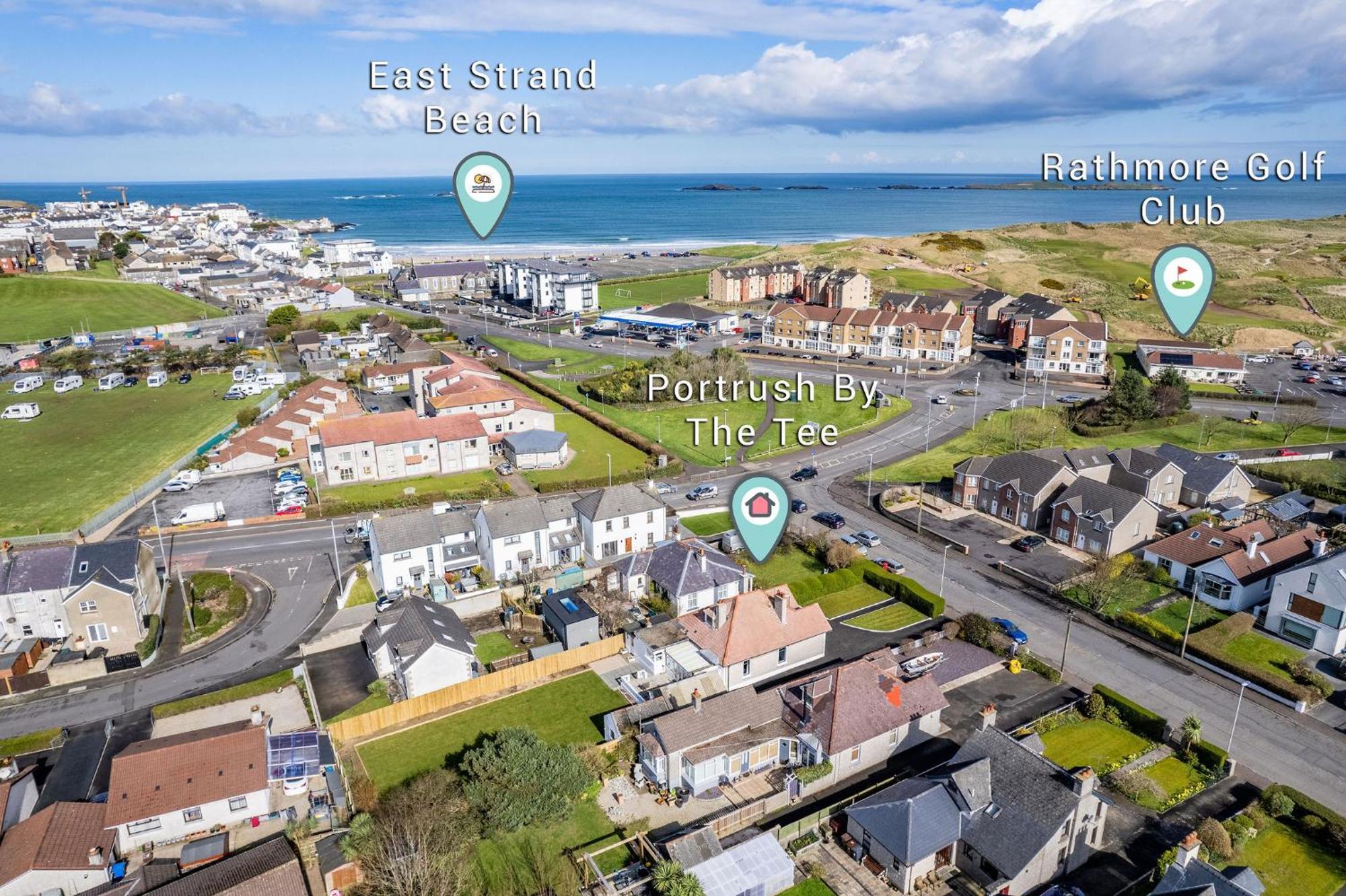 Portrush By The Tee Villa Exterior photo
