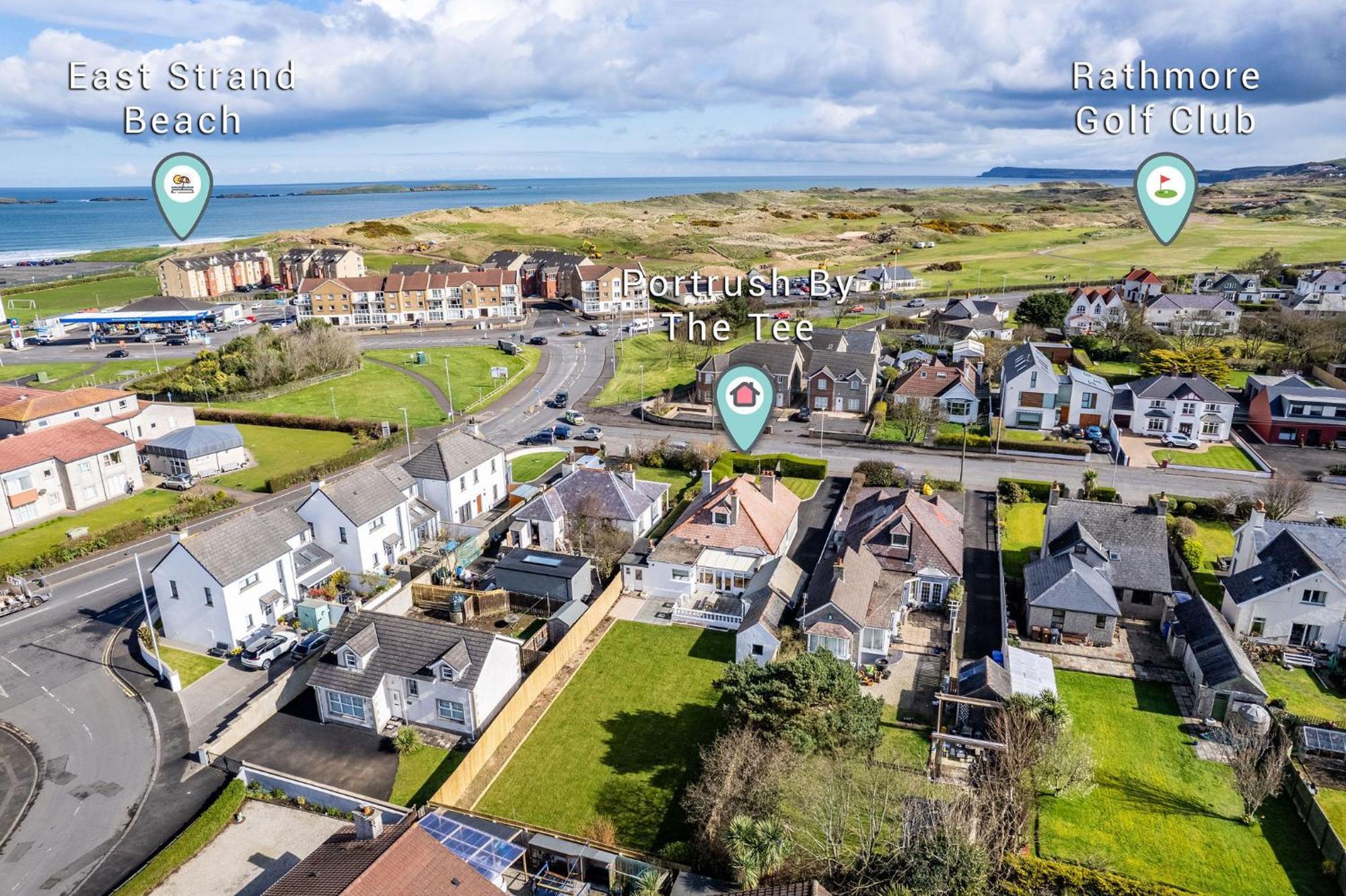 Portrush By The Tee Villa Exterior photo